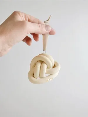 Marin Ornament Fist Knot