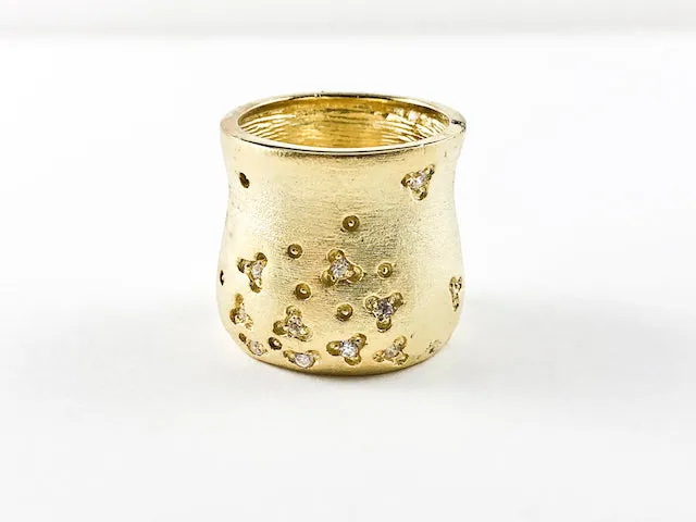 Unique Pottery Style Design Matte Brush Gold Tone Eternity Band Brass Ring